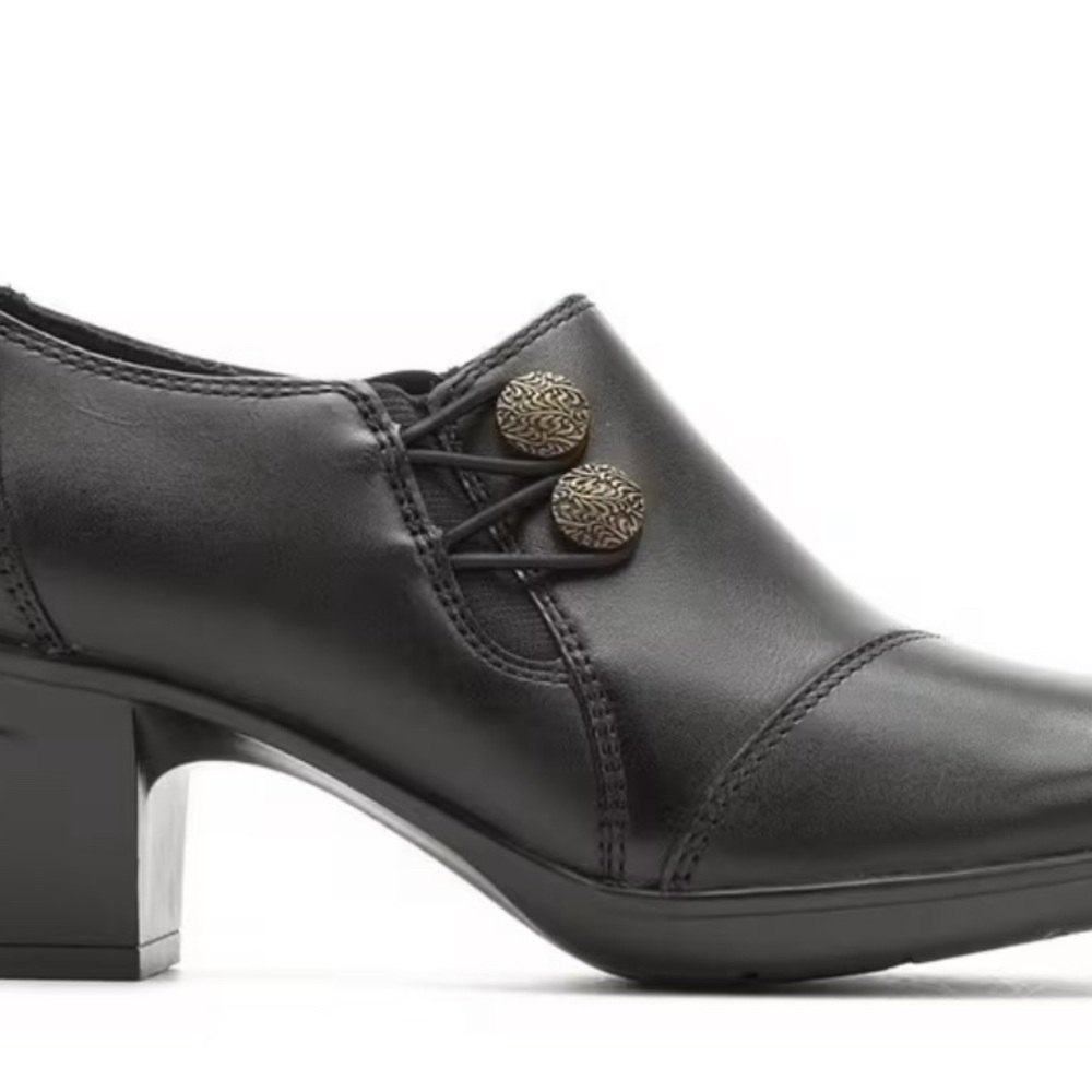 Clarks Emslie Warren Black Booties  Women size 8 nwot